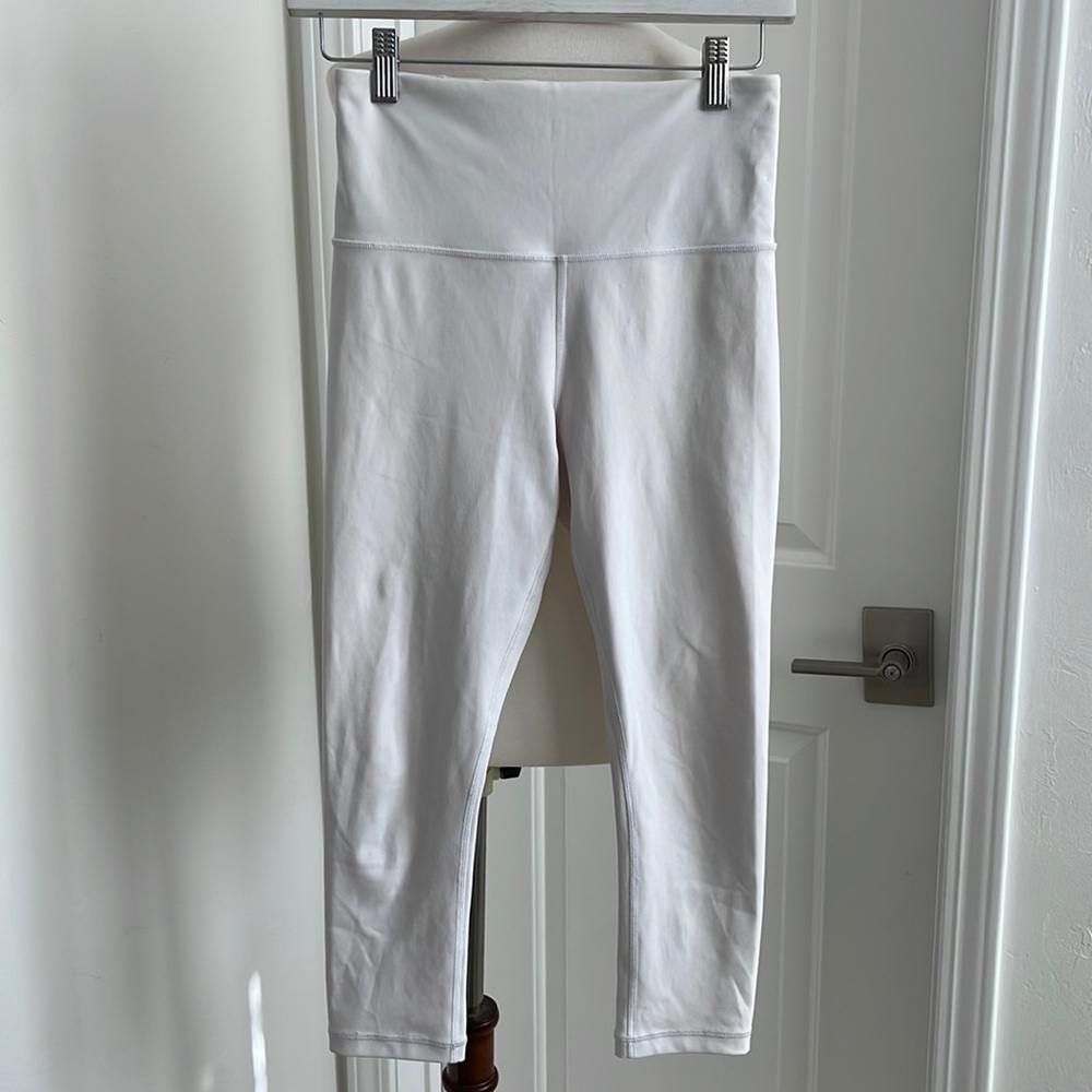 EUC Athleta Elation Capri leggings
